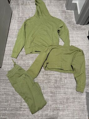 WeWoreWhat Olive Green Crewneck crop pullover, oversized hoodie, sweatpants set